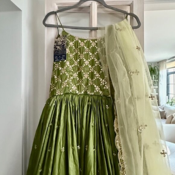 Mehendi Green Embroidered Anarkali - Picture 3 of 8